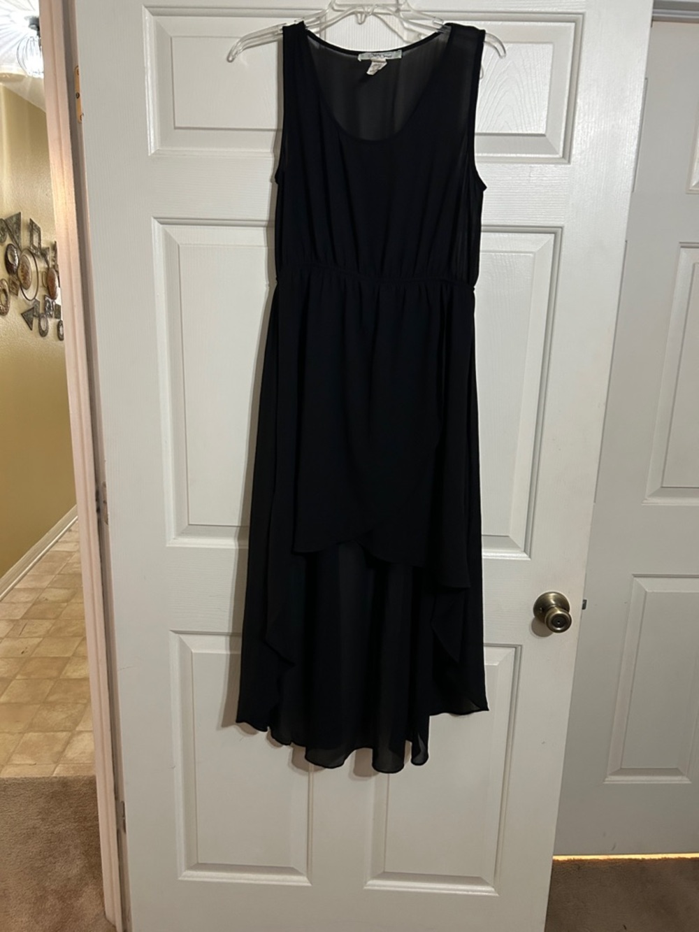 Black High-Low Sleeveless Dress or top